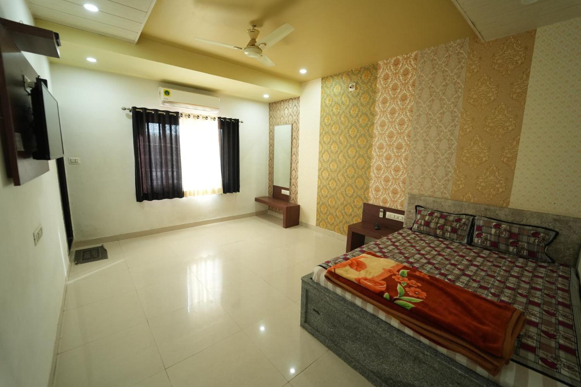 Hotel Pawar Palace And Restaurant Kelwa  Exterior foto
